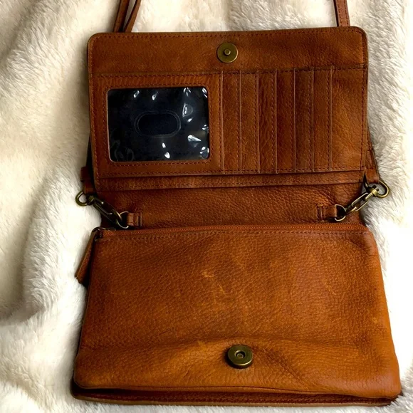 Duluth Trading Lifetime Leather Crossbody Wallet Cognac - Picture 9 of 12